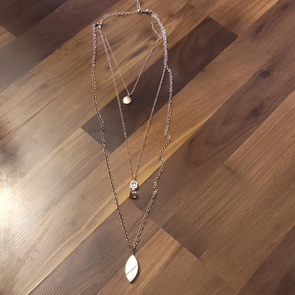 Elegant Gold Layered Necklace Set